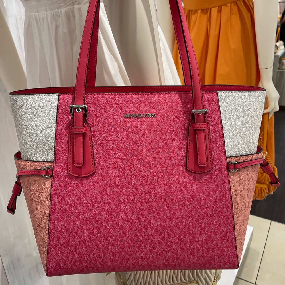 MICHAEL KORS Voyager Lg Color-Block Logo Top Zip EW Shoulder Tote
Hibiscus
NWT - Picture 16 of 16